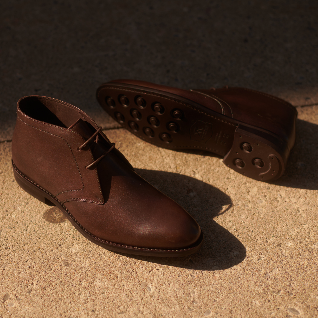 Full grain top leather chukka boots
